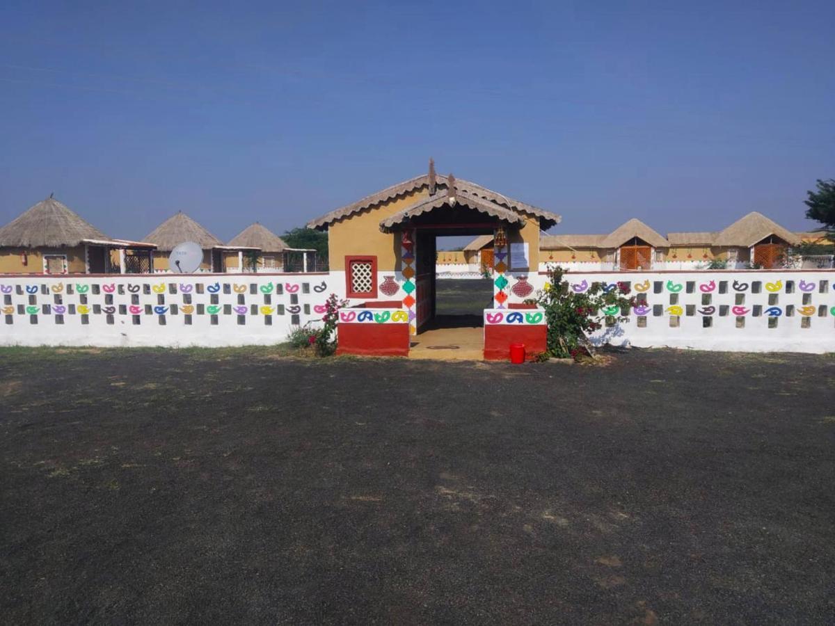 Banni Village Resort - Rann Of Kutch Bherandiāla Exterior foto